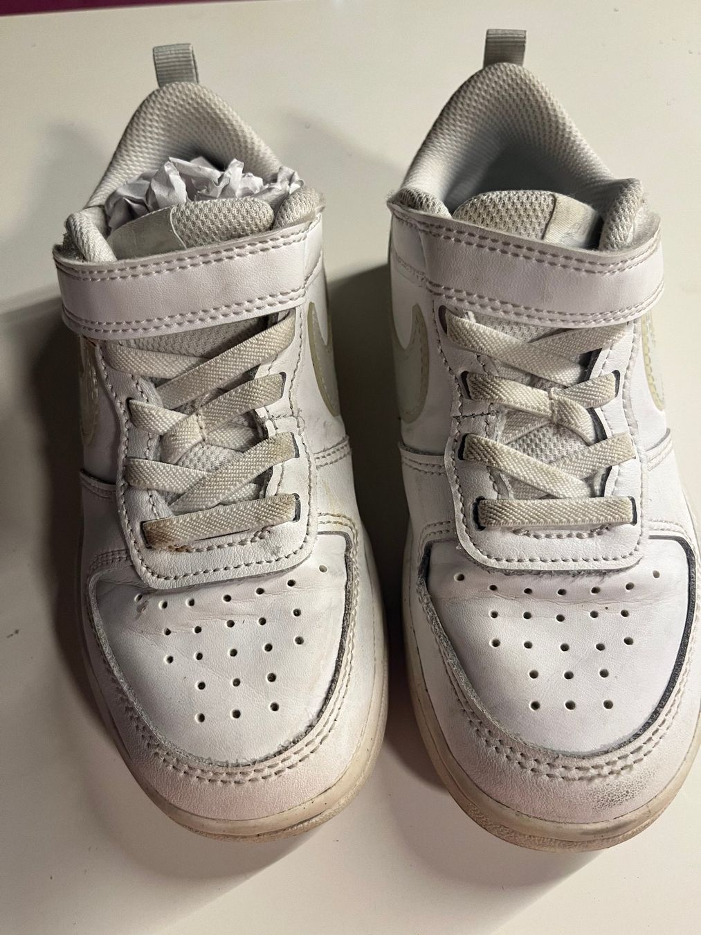 Nike Scarpe per ragazzi: Baskets Nike blanches enfants taille 30 – Usato da Murten venduto da Xanax200mg 1