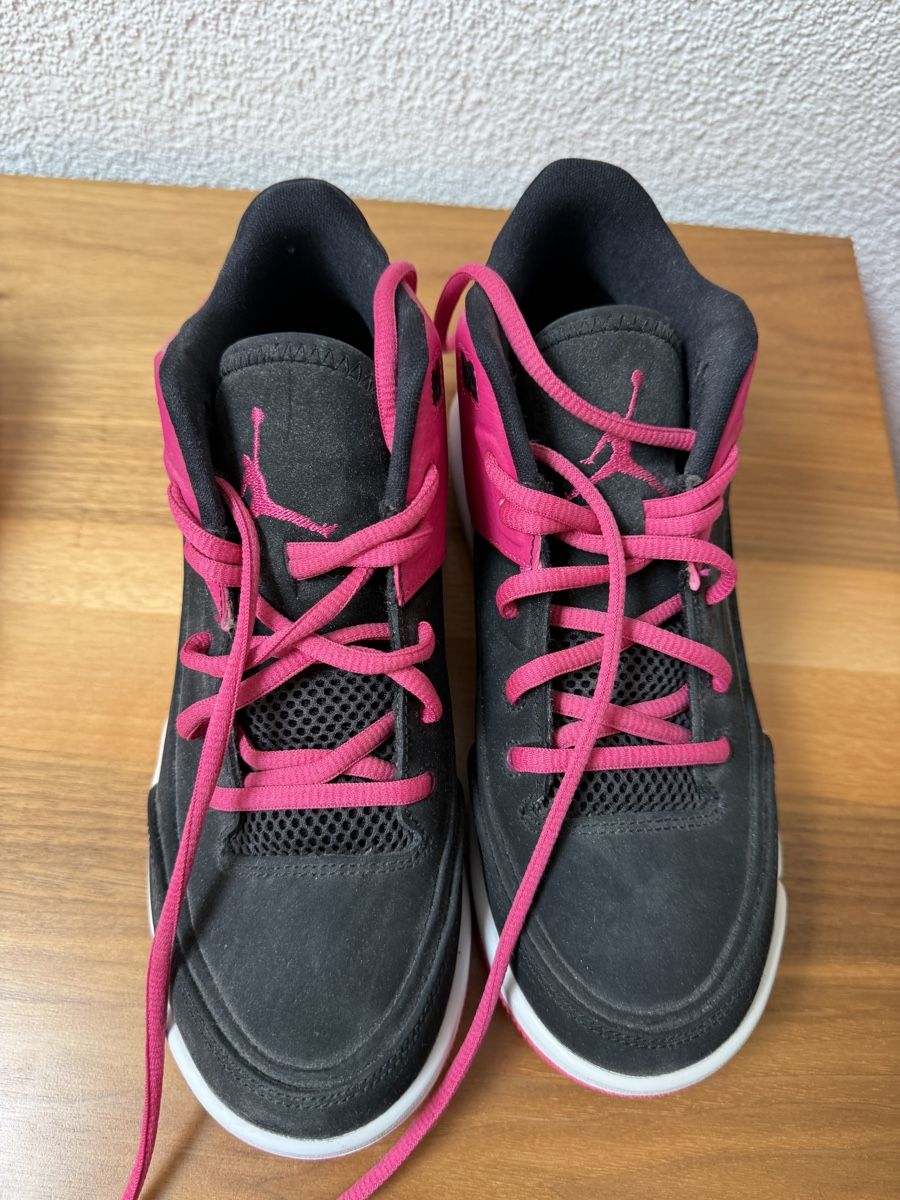 Jordan Scarpe da donna: MJ Sneakers – Usato da Flawil venduto da BouBouBou