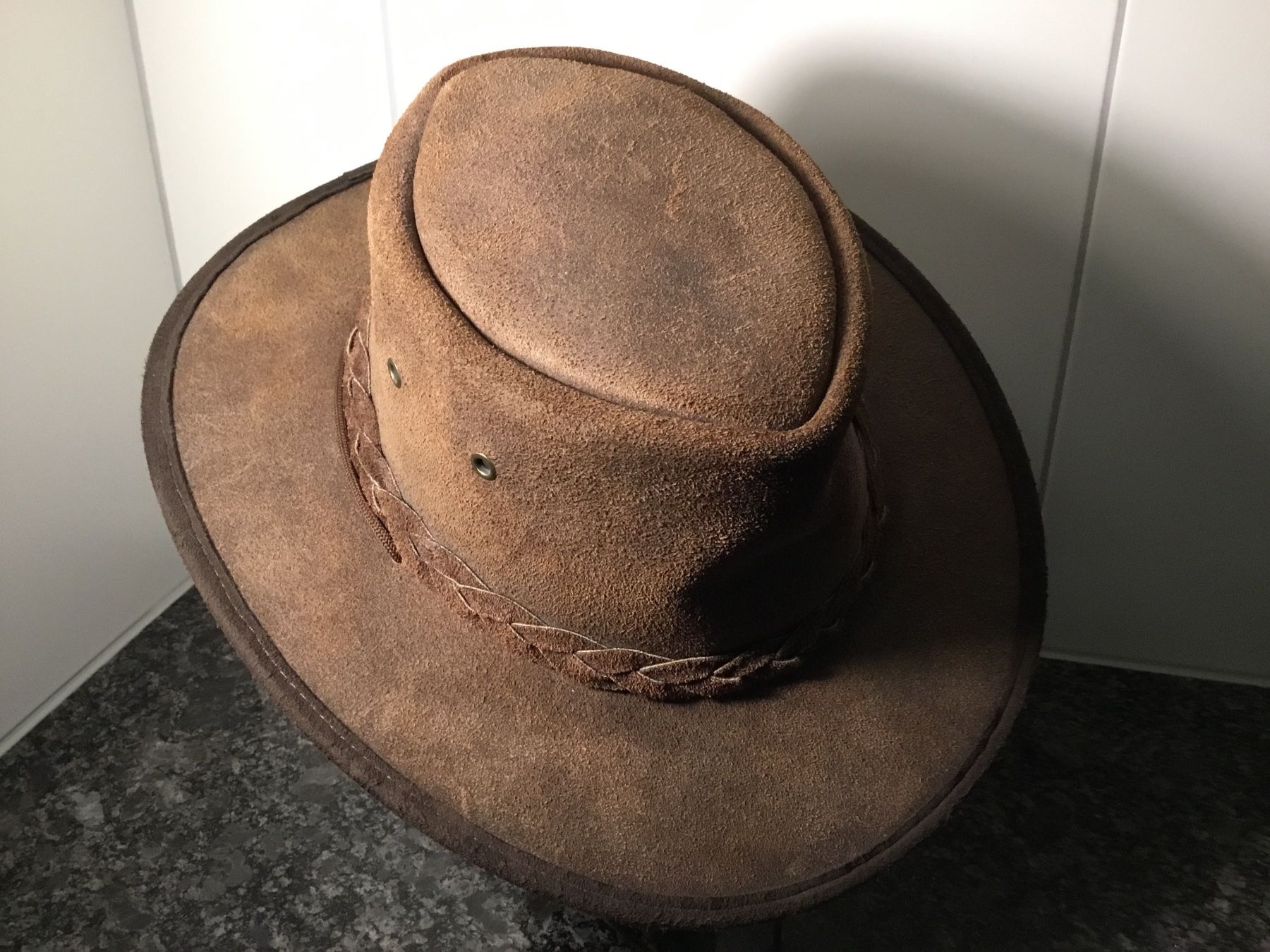Hüte, Mützen & Caps: Cowboyhut aus Echt- Wildleder – Neu (gemäss Beschreibung) aus Chur von  3