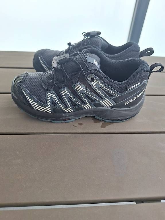 Chaussures garçon: Kinder Trekkingschuhe Salamon Grösse 32 – D'occasion à Etziken par v.z 3