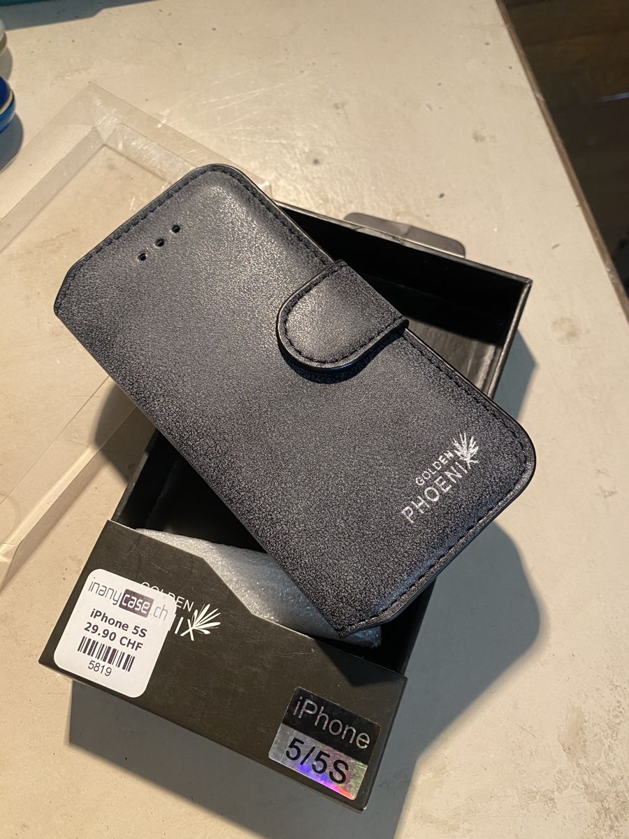 Apple Cover & Protezioni schermo: Etui für iPhone s5 – Nuovo e nell'imballaggio originale da Niederhasli venduto da lanzanese 2