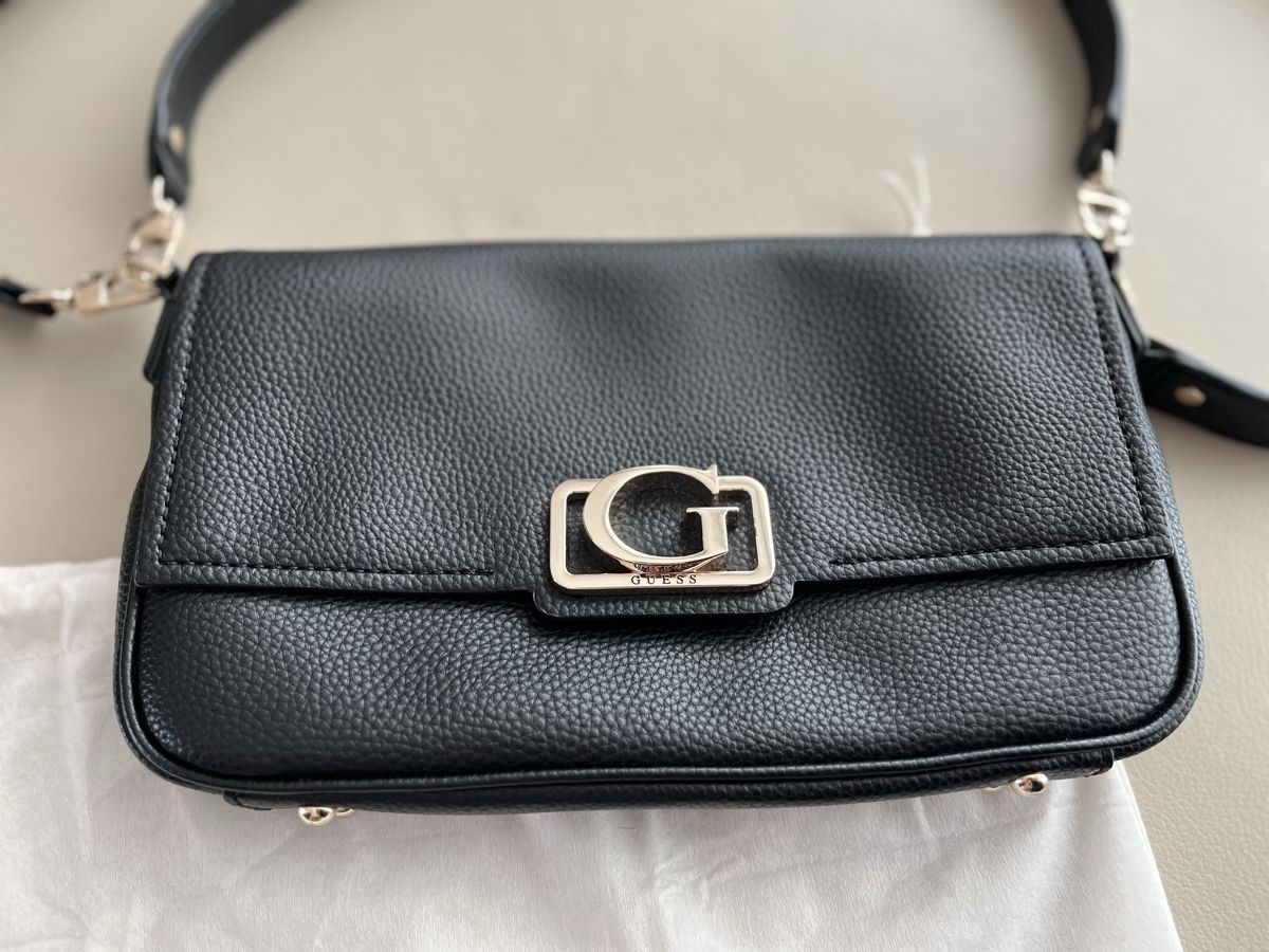 Guess Borse da donna: Guess Umhängetasche schwarz NEU – Nuovo e nell'imballaggio originale da Dulliken venduto da VaSha