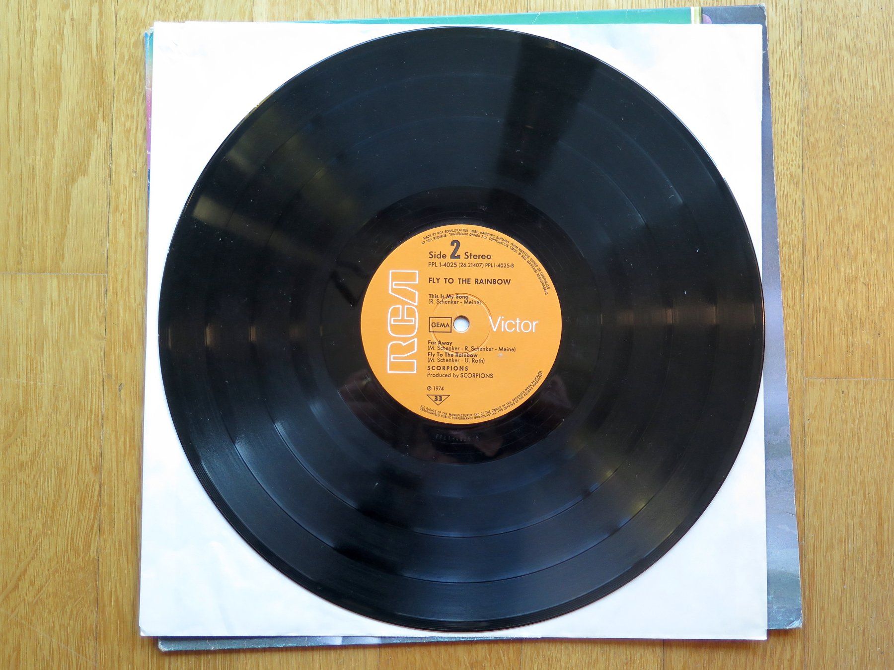Dischi in vinile: LP SCORPIONS: Fly to the rainbow, 1974. – Usato da Bern venduto da Balzamico 3