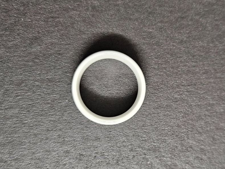 Anelli: Ring weiss aus Keramik   Gr. US 11 – Nuovo (secondo la descrizione) da Kreuzlingen venduto da RahMal 3