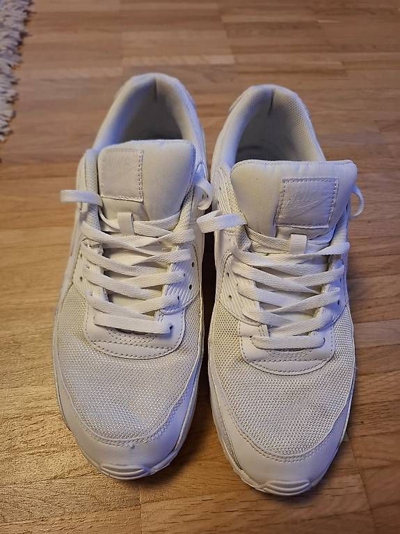 Herrenschuhe: Schuhe Nike Air Max 90  – Gebraucht aus Niederuzwil von Liberatopixel