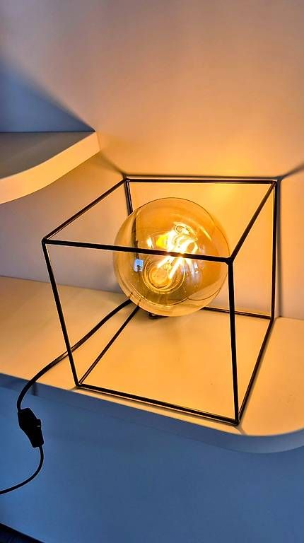 Lampade: Lampe de table/déco noire, 18 cm, prix à discuter – Usato da La Chaux-de-Fonds venduto da danydeneuch