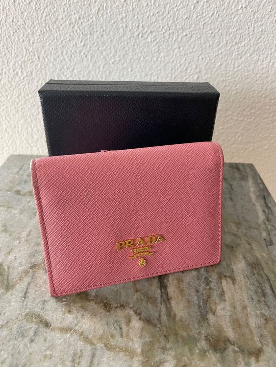 Prada Portamonete: PRADA small Saffiano leather wallet – Usato da Zürich venduto da erica72 2