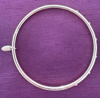Modischer Armreif in Rosé Goldoptik mit Strass - Zeitlos!
