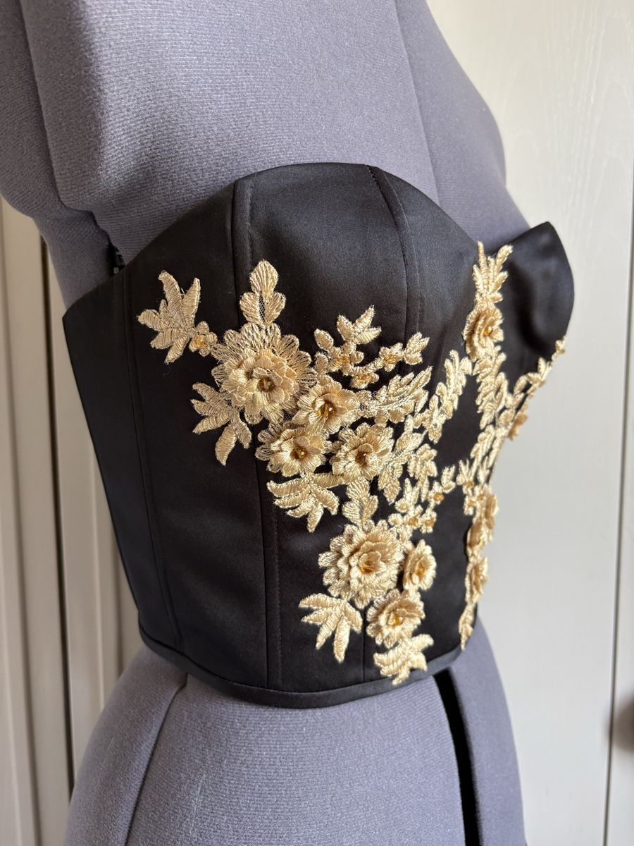 Top: Schwarzer Corsage Top / Korsett – Nuovo e nell'imballaggio originale da Oensingen venduto da Chicotus