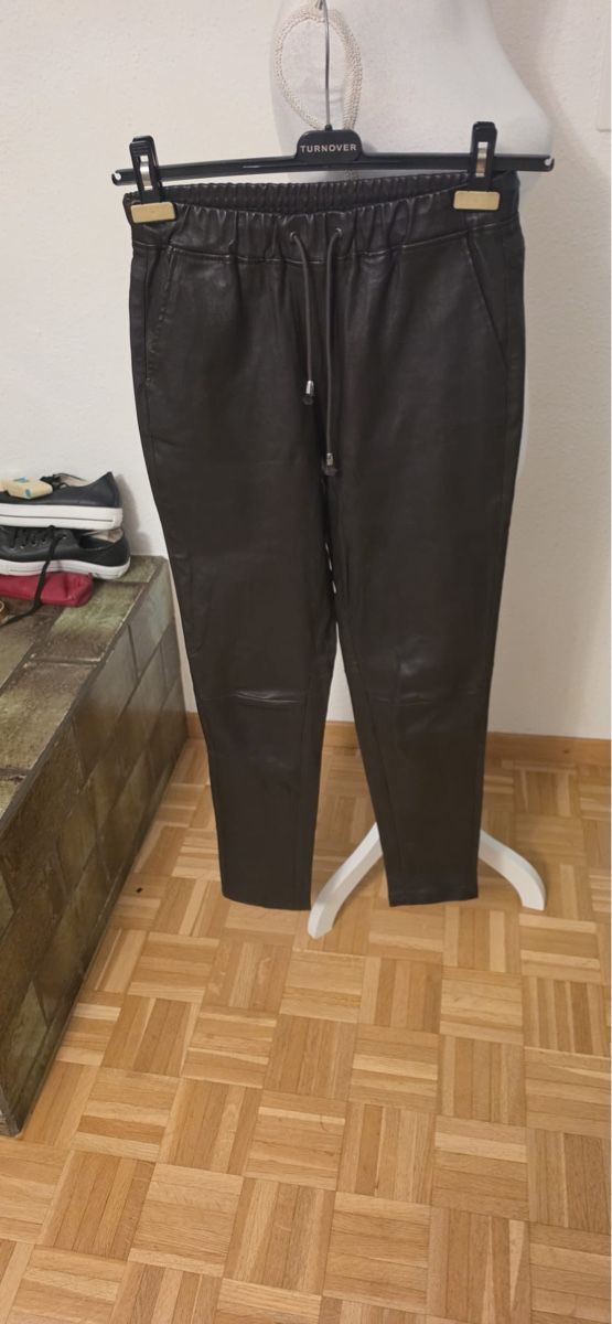 Pantaloni: Ventcouvert Lederhose braun Grösse 40 – Usato da St. Gallen venduto da mania03