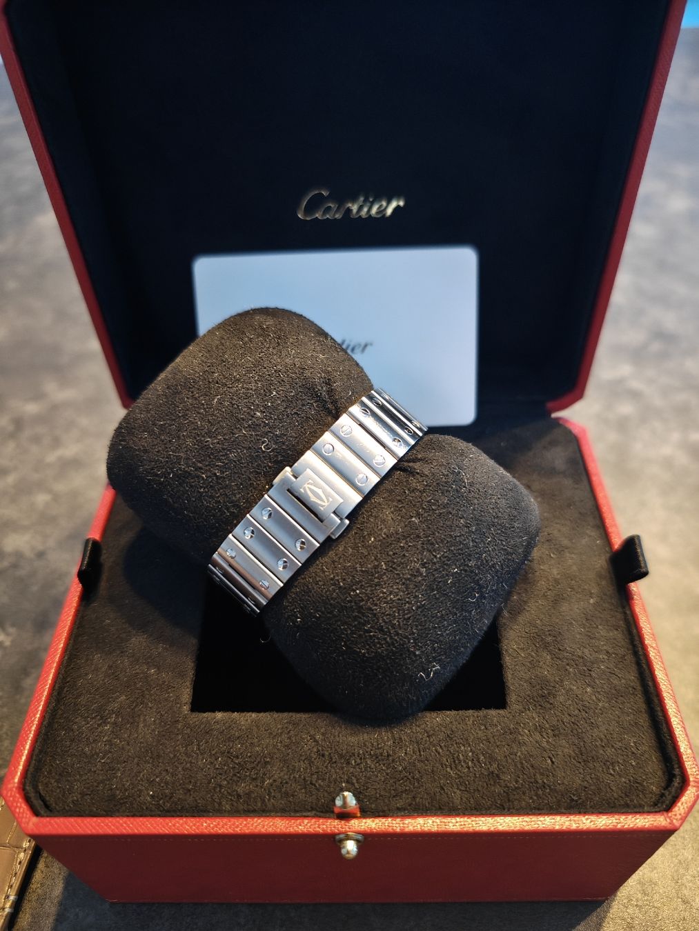 Cartier Uhren: Cartier Santos Medium WSSA0065 / Fullset 2024 – Gebraucht aus Oetwil am See von Dani_Yele 3