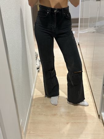 schwarze Jeans