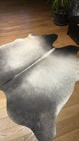 Tapis en véritable peau de vache – Gris / noir / blanc 