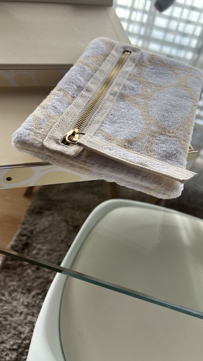 Custodie per cosmetici: APM Monaco Kosmetiktasche/Necessaire – Nuovo e nell'imballaggio originale da Uznach venduto da bmw-girl 1