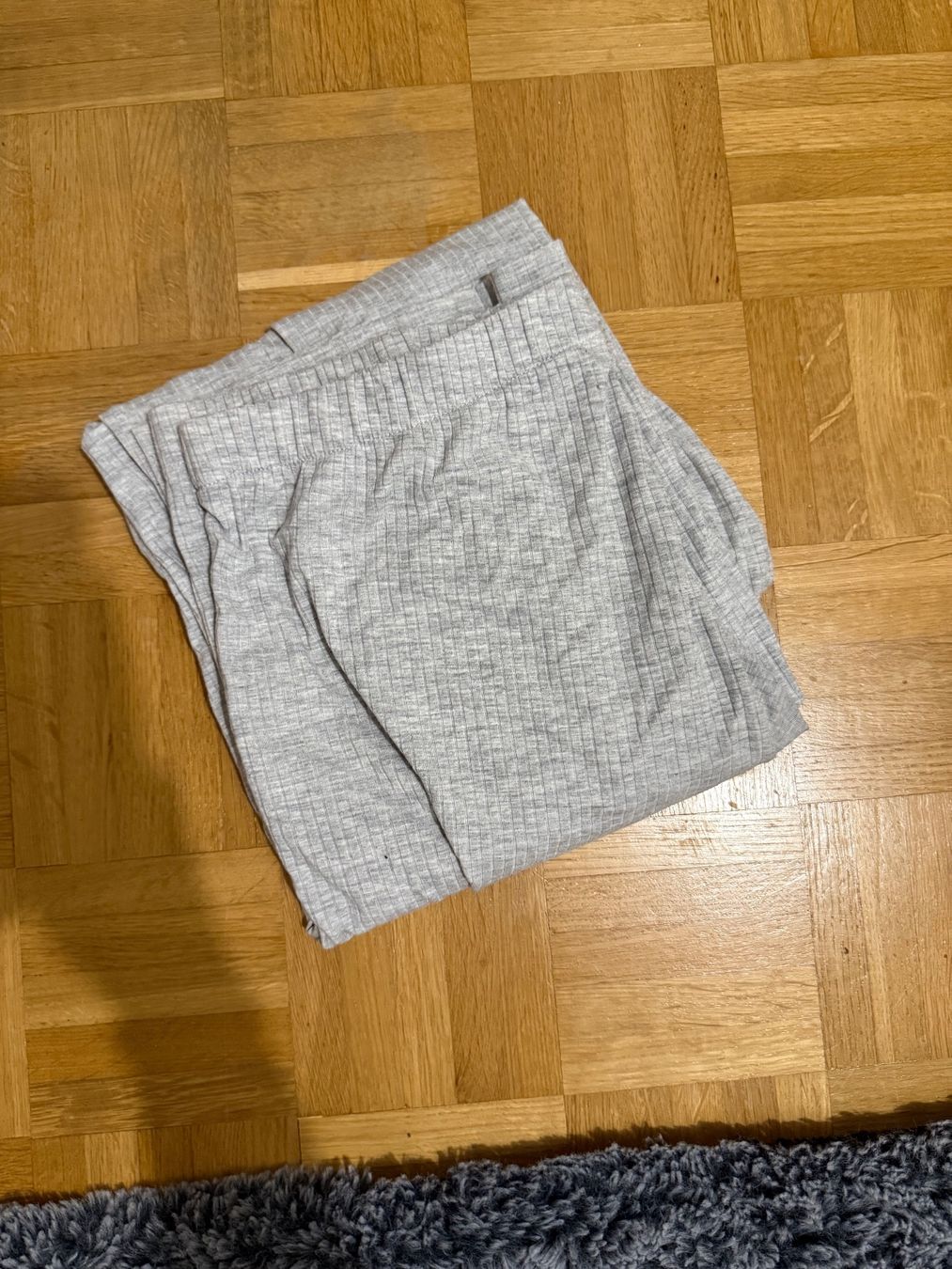 Negligees & Pyjamas: Pyjama-hosen Set – Gebraucht aus Dübendorf von sof_y5dt 5
