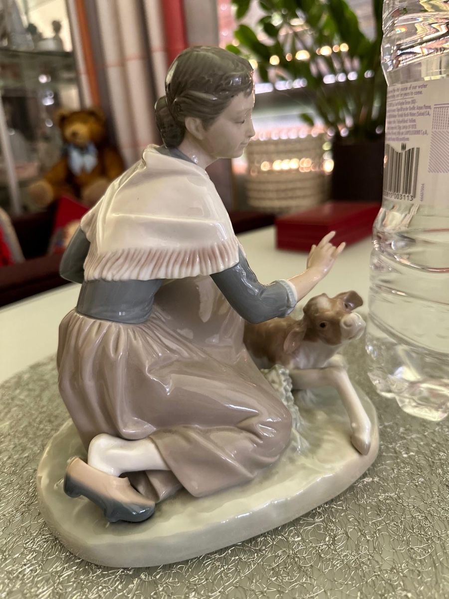 Lladro Statuette: Lladro Figur "Melkerin mit Kälbchen" – Nuovo (secondo la descrizione) da Binningen venduto da Yuliya15 3