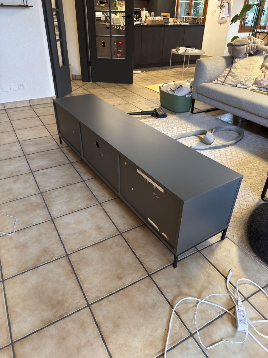 Mobili TV: TV Lowboard Grau – Usato da Pfyn venduto da jkphotoarchi 5