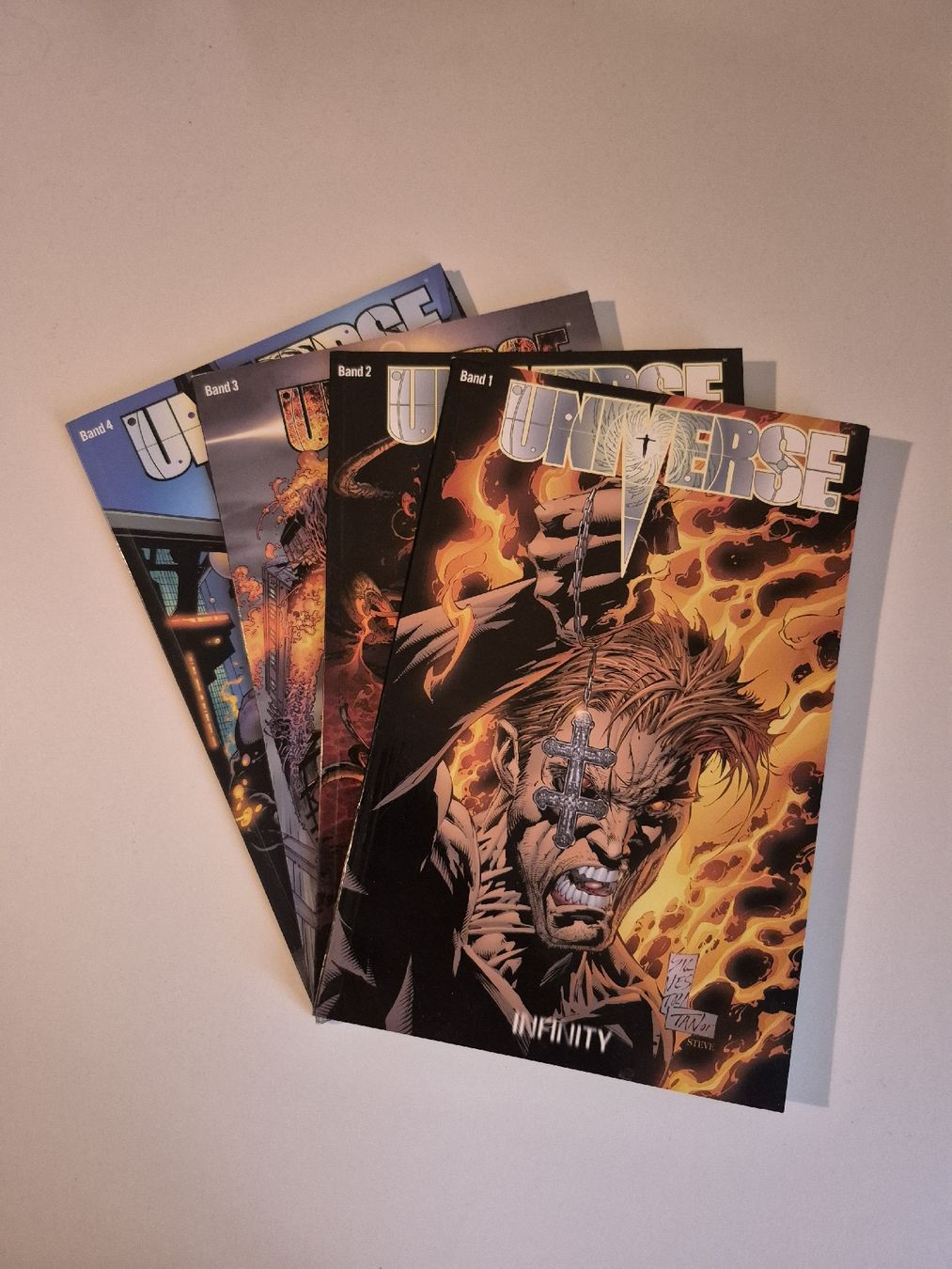 Fumetti: Universe Band 1-4 – Nuovo (secondo la descrizione) da Winterthur venduto da CMR1190