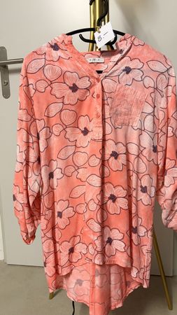 Sommerliches Blusentop mit Blumenprint, Gr. M,