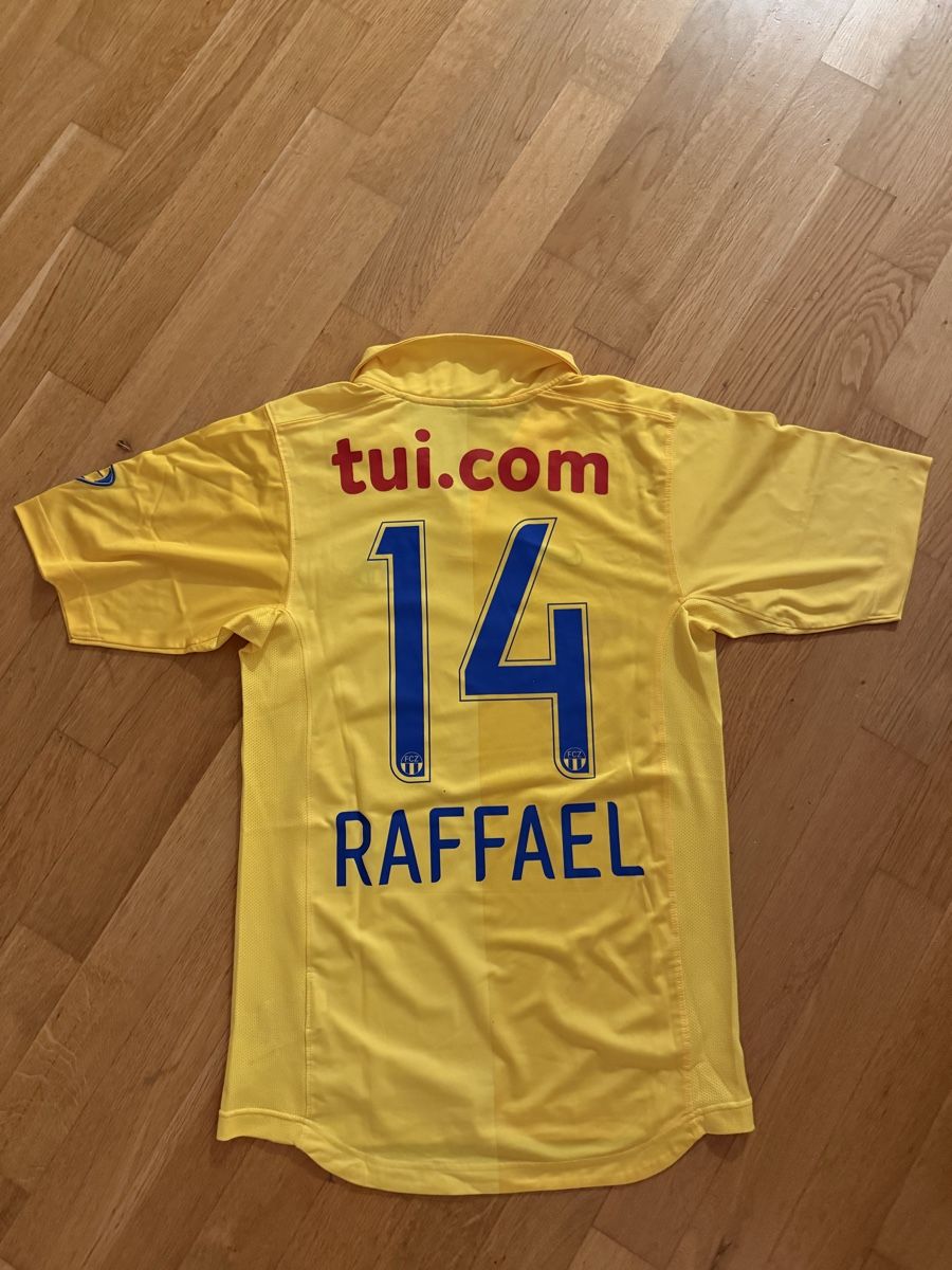 Nike Canottiere & Pantaloni: FCZ Trikot Raffael Grösse S – Usato da Fehraltorf venduto da Bowling_54 1