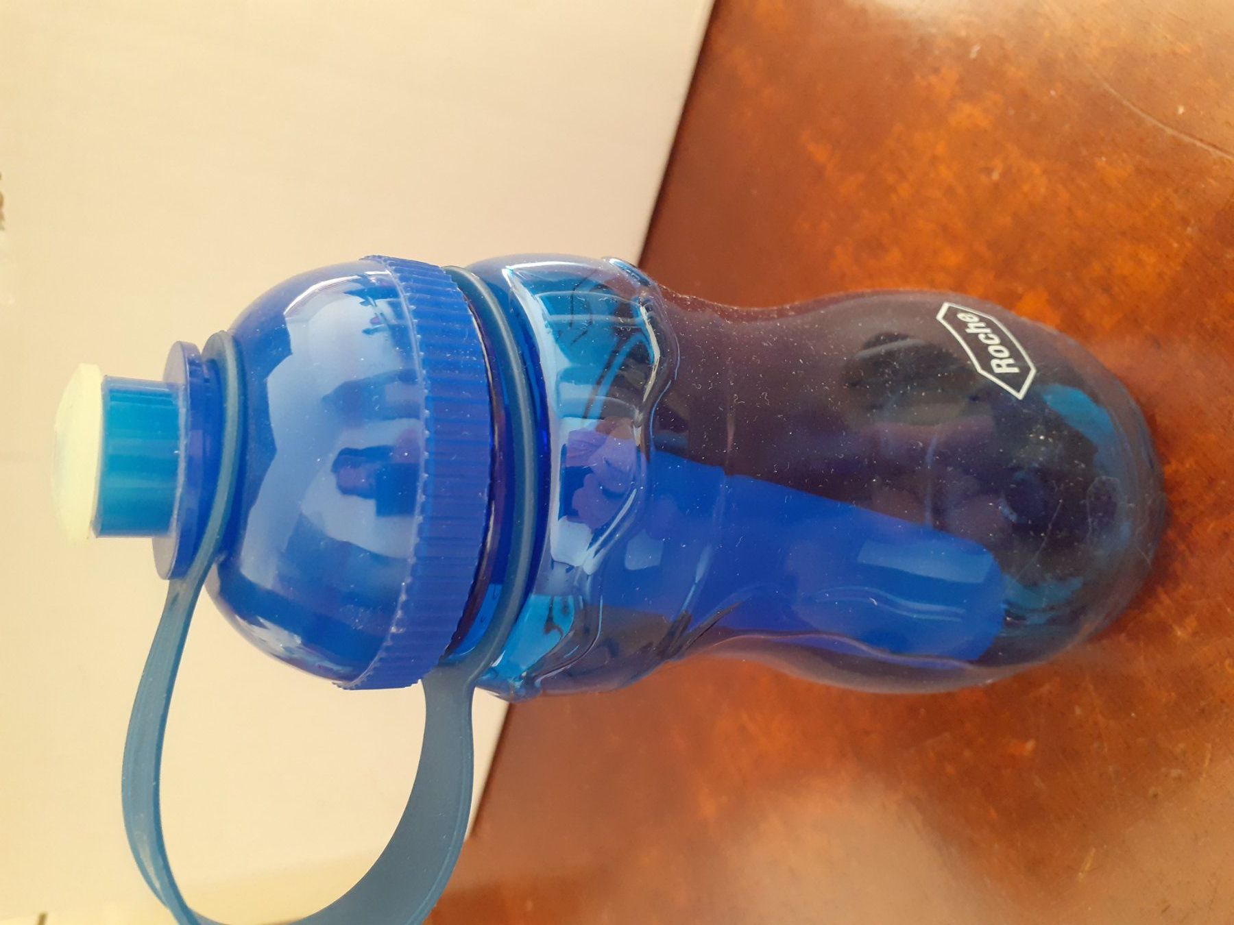 Borracce & Thermos: Trinkflasche Roche königsblau farbig – Usato da Yverdon venduto da DerStorchUndDieBiene 1