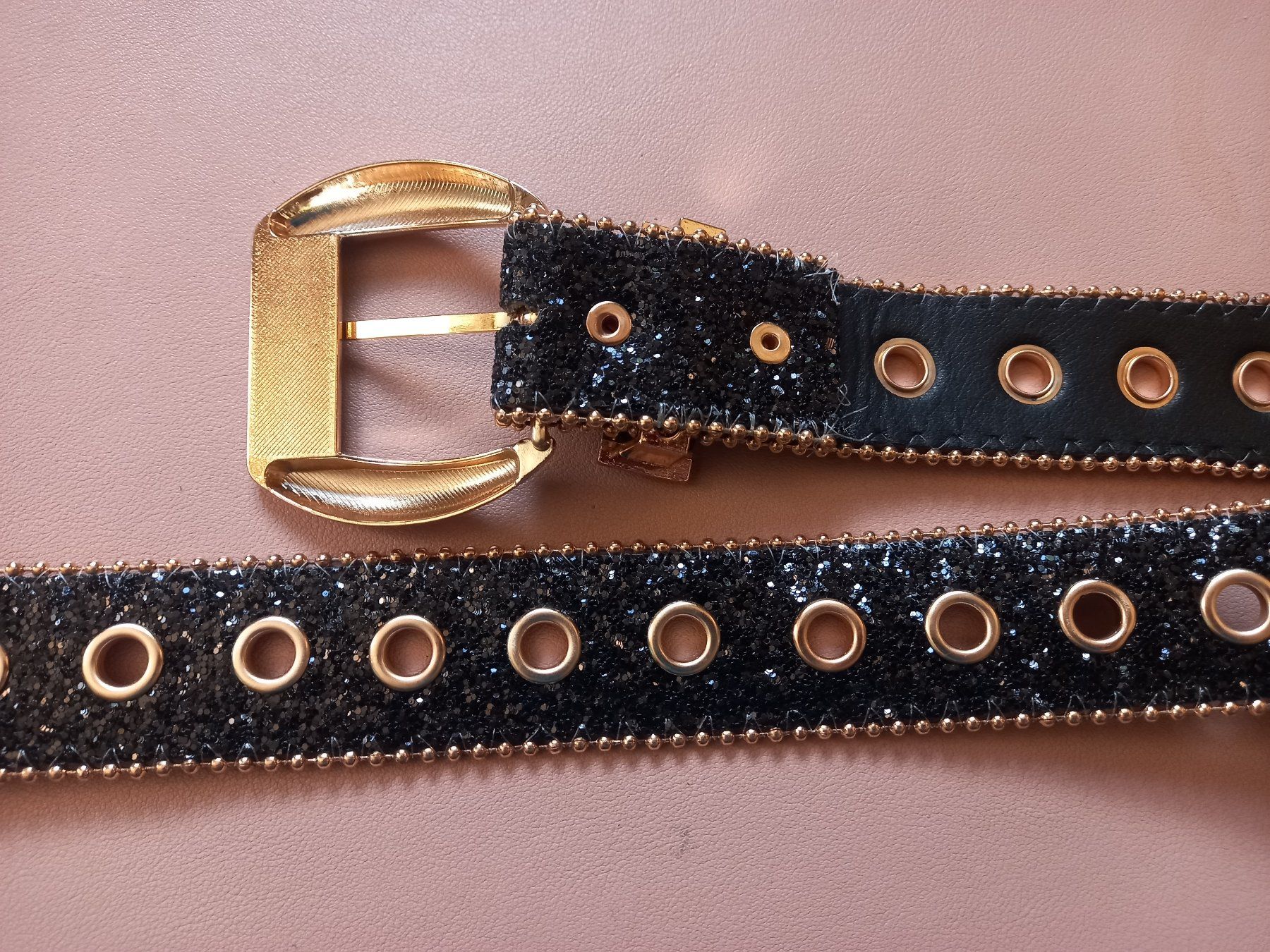 Gürtel: Strass-Gürtel Goth Punk Gothic schwarz - Ceinture strass – Neu und originalverpackt aus Lausanne von FASHION-WORLD-SHOP 1
