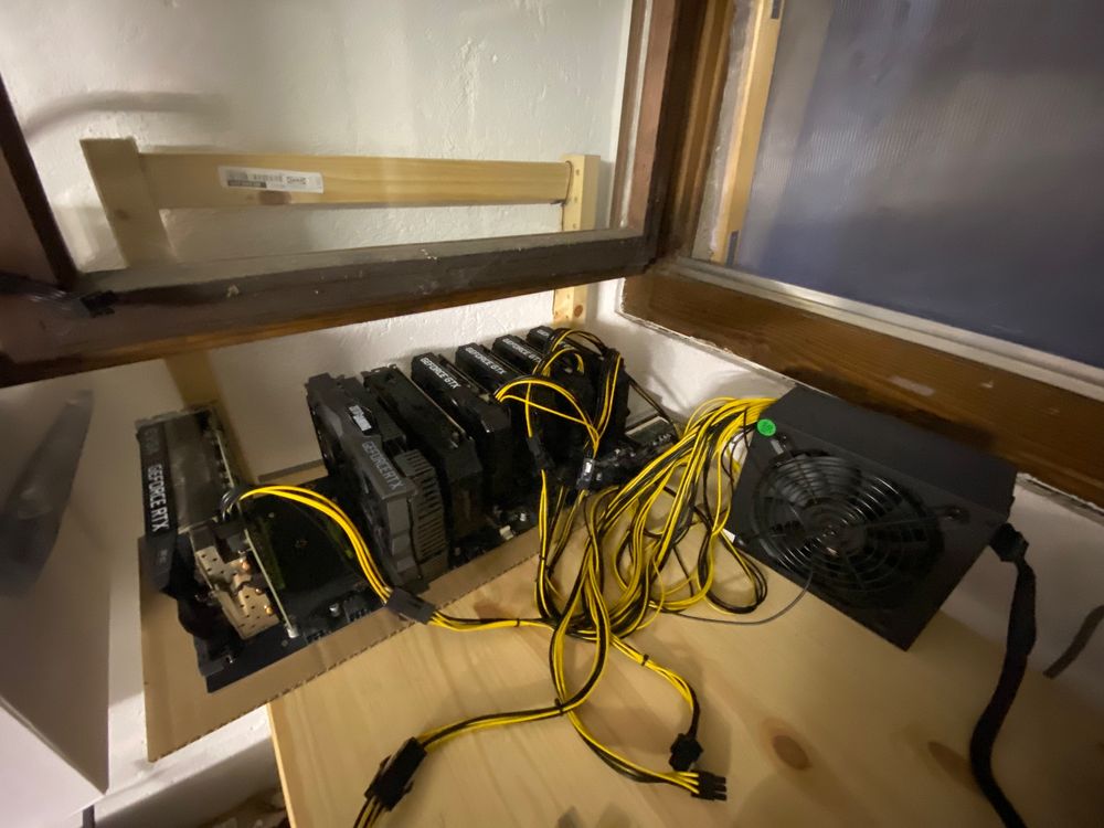 Rig ouvert de minage 8 GPU - Avec 7 GPU (Gebraucht) in GRIMISUAT für ...