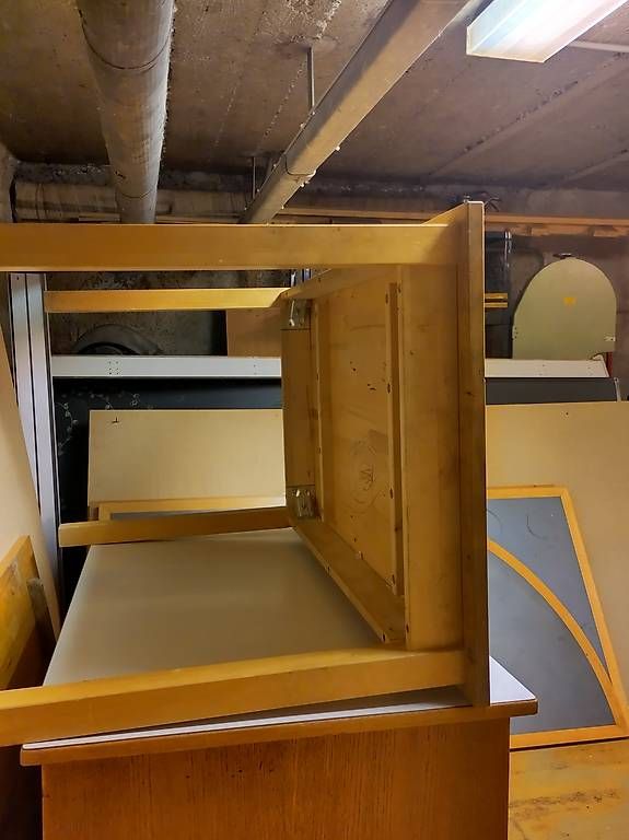 Tables: Holztisch – D'occasion à Biel/Bienne par iri_9tqh 1