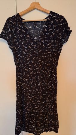 Chicorée Sommerkleid Gr. M - Dunkelblaues Blumenmuster