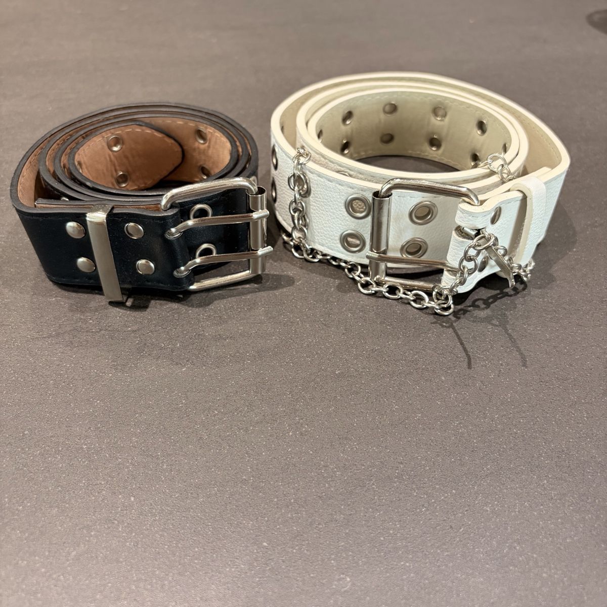 Cinture: Alt Belt Set 2 Double Eyelet Goth Adjustable Chain – Usato da Edlibach venduto da Anyteaparty