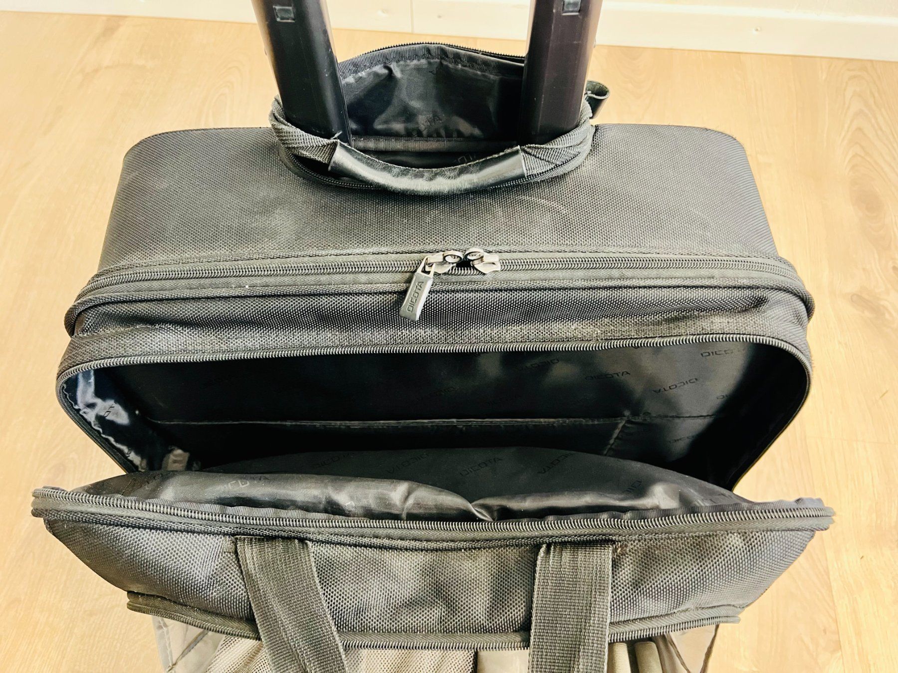 Altro in Aeronautica: Schwarzer Business-Trolley von Dicota mit diversen Fächern – Usato da Dietikon venduto da ExaLightAndSound 5