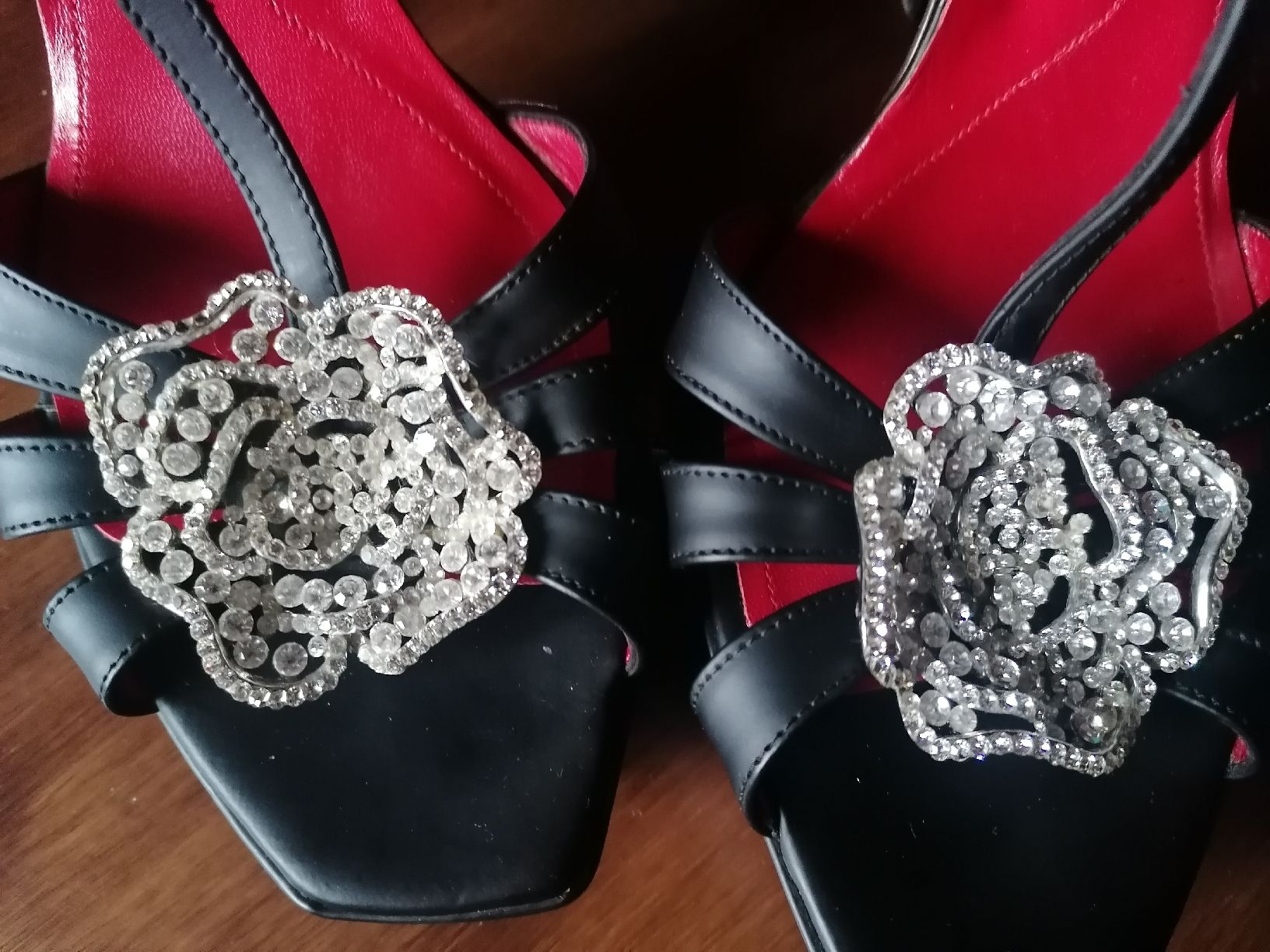 Scarpe da donna: Cesare Paciotti High Heels Gr. 41 schwarz Strass – Usato da Bedigliora venduto da Dolcezza0 7
