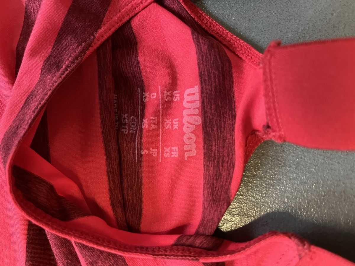 Wilson Top: Joggingdress, Wilson – Nuovo (secondo la descrizione) da Duggingen venduto da simonmuriel 1