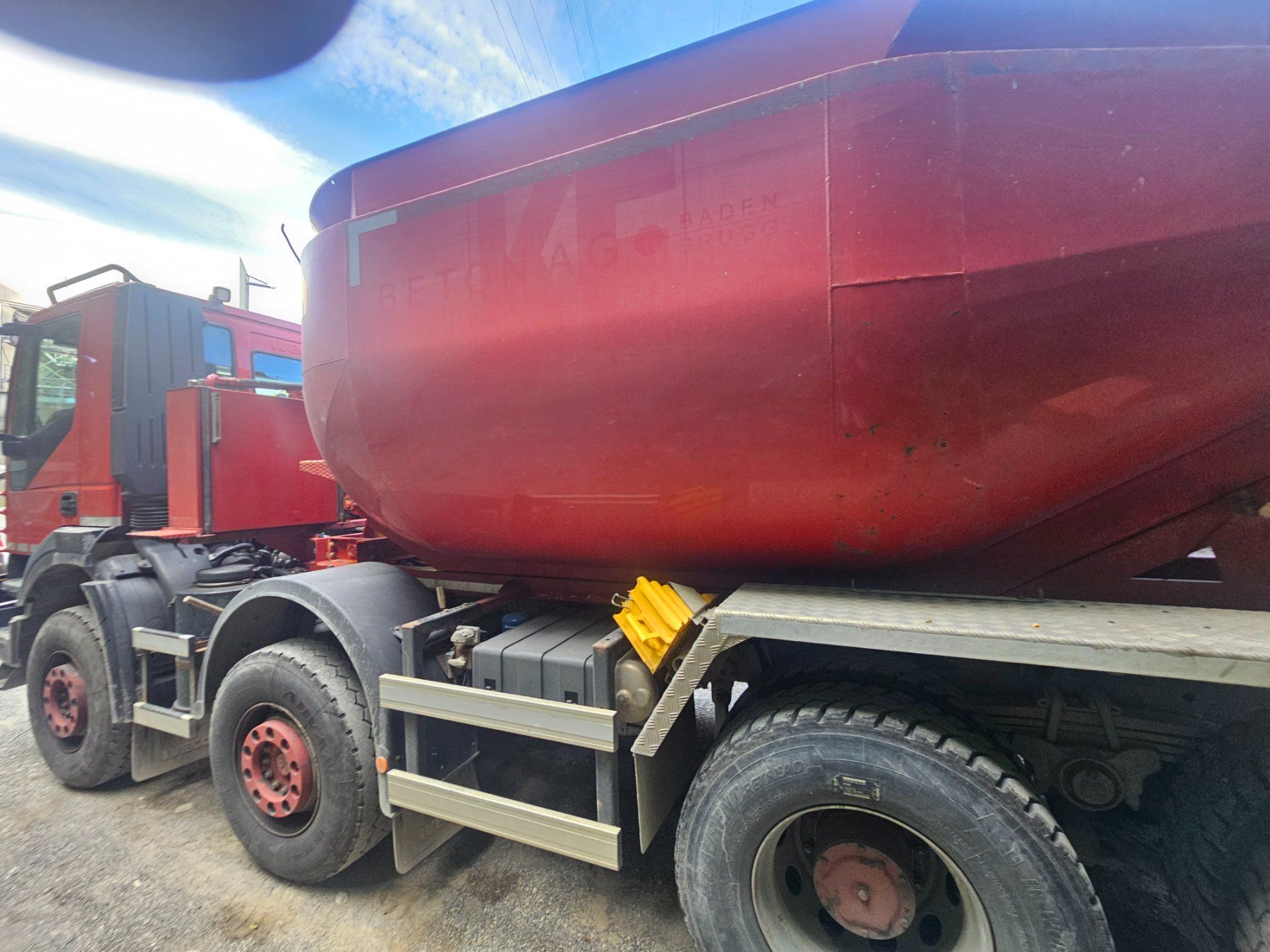 Iveco Autocarri: Iveco trakker Silo 12m3 340t45 – Usato da Wettingen venduto da Kwent 2