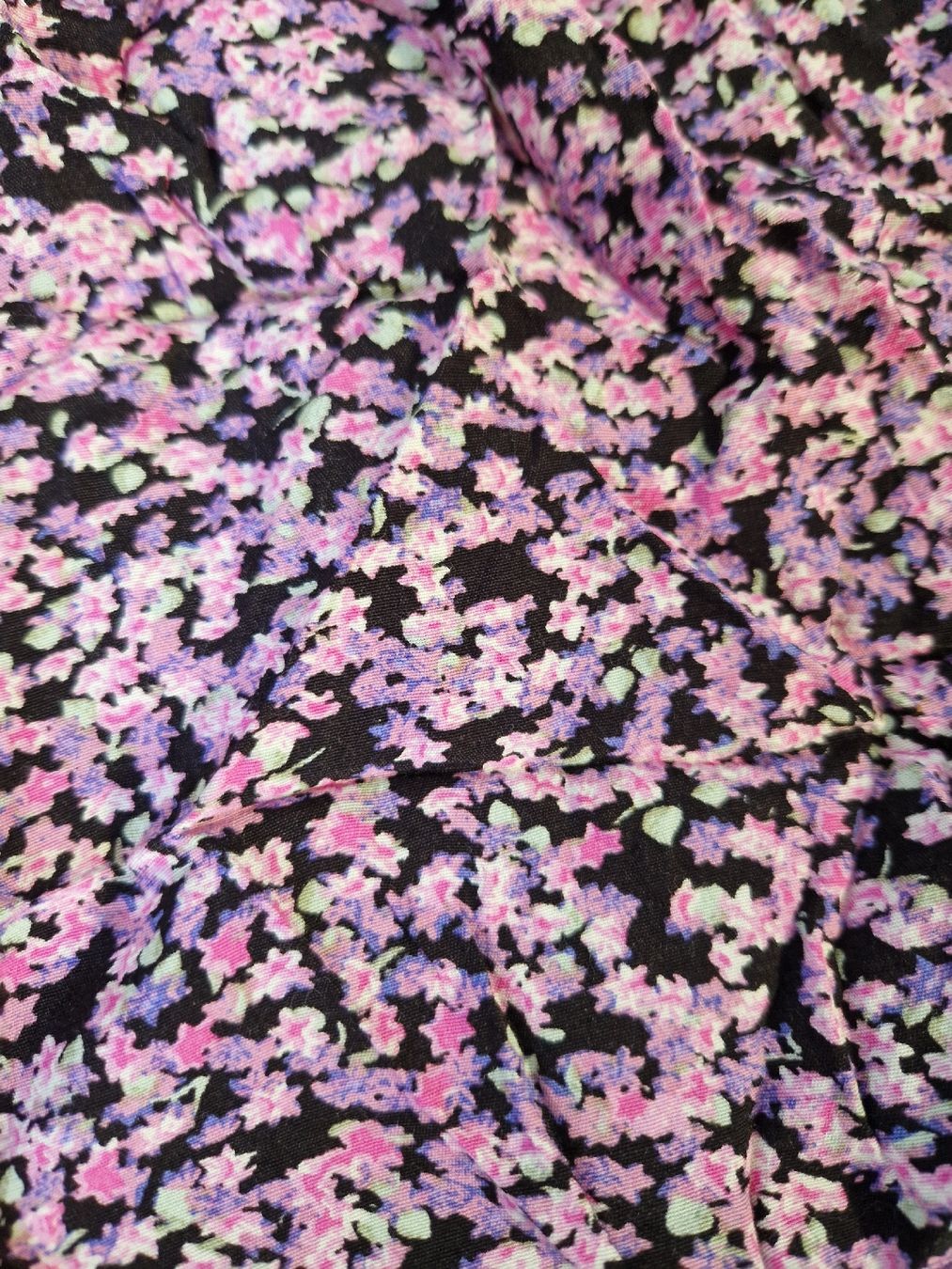 Jupes: Rock mit Blumenmuster XS – D'occasion à Rüti ZH par lin_7tjp 2