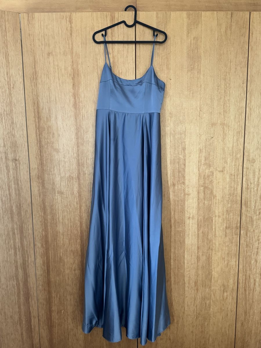 Asos Kleider: Blaues Kleid - Hochzeitsgast Gr. 42 – Gebraucht aus Igis von jul_7vgf