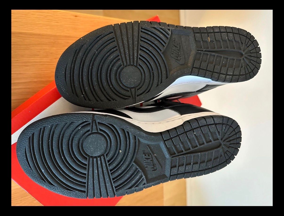 Nike Scarpe da uomo: Nike Dunk low retro black/white 42.5 – Usato da Basel venduto da Rouge. 2