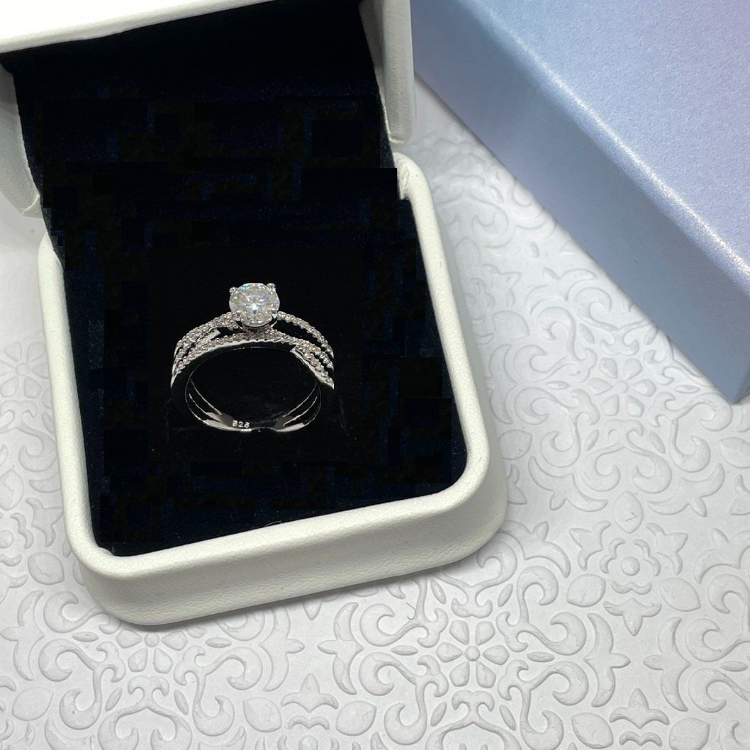 Ringe: Moissanite Ring, Silber 1ct - Gr. 53 Zertifikat – Neu (gemäss Beschreibung) aus Thun von Creative-Art-Tess 1