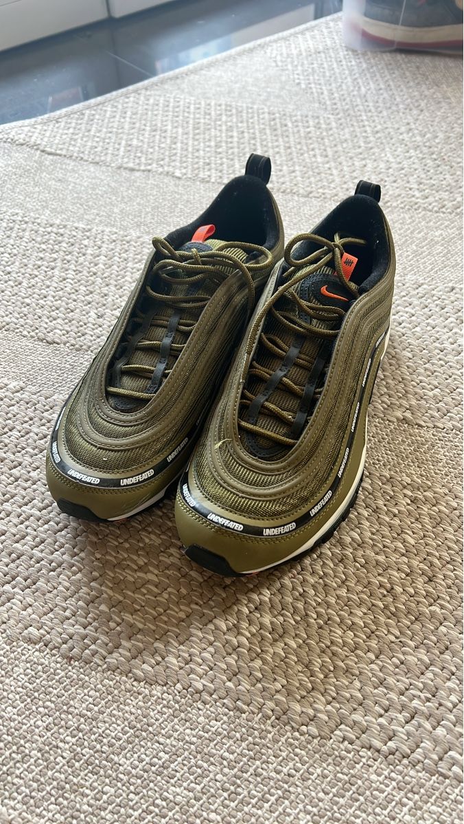 Nike Scarpe da uomo: Nike Air Max 97 Undefeated kaki – Nuovo (secondo la descrizione) da St-Blaise venduto da Richy03