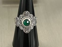 Wunderschöner Ring Silber 925 17mm echter grüner Edelstein