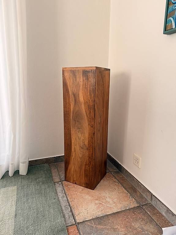 Toutes les décorations: Deko Holzsäule – Neuf avec emballage d'origine à Faoug par hkxyz01