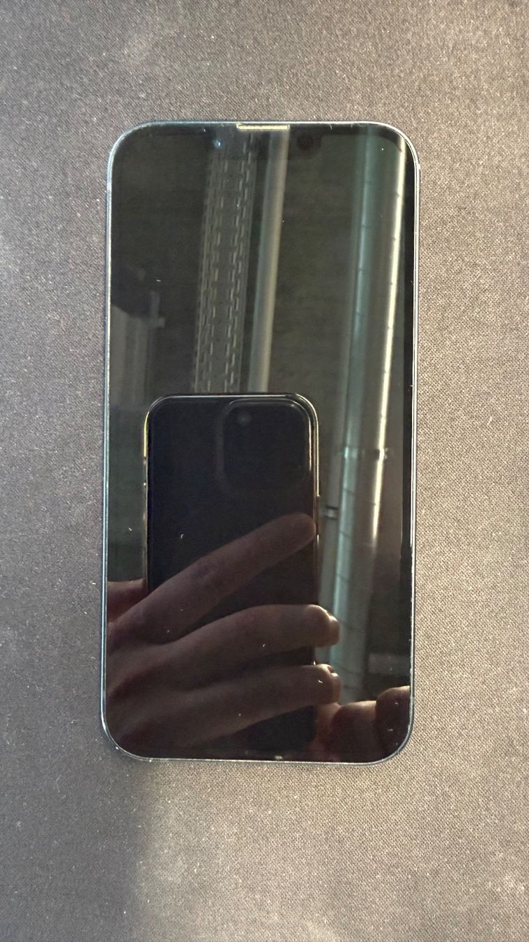 Apple Telefoni cellulari / Smartphones: iPhone 13 128 GB - Deep Blue – Usato da La Tour-de-Peilz venduto da Solliard_IT_Solution