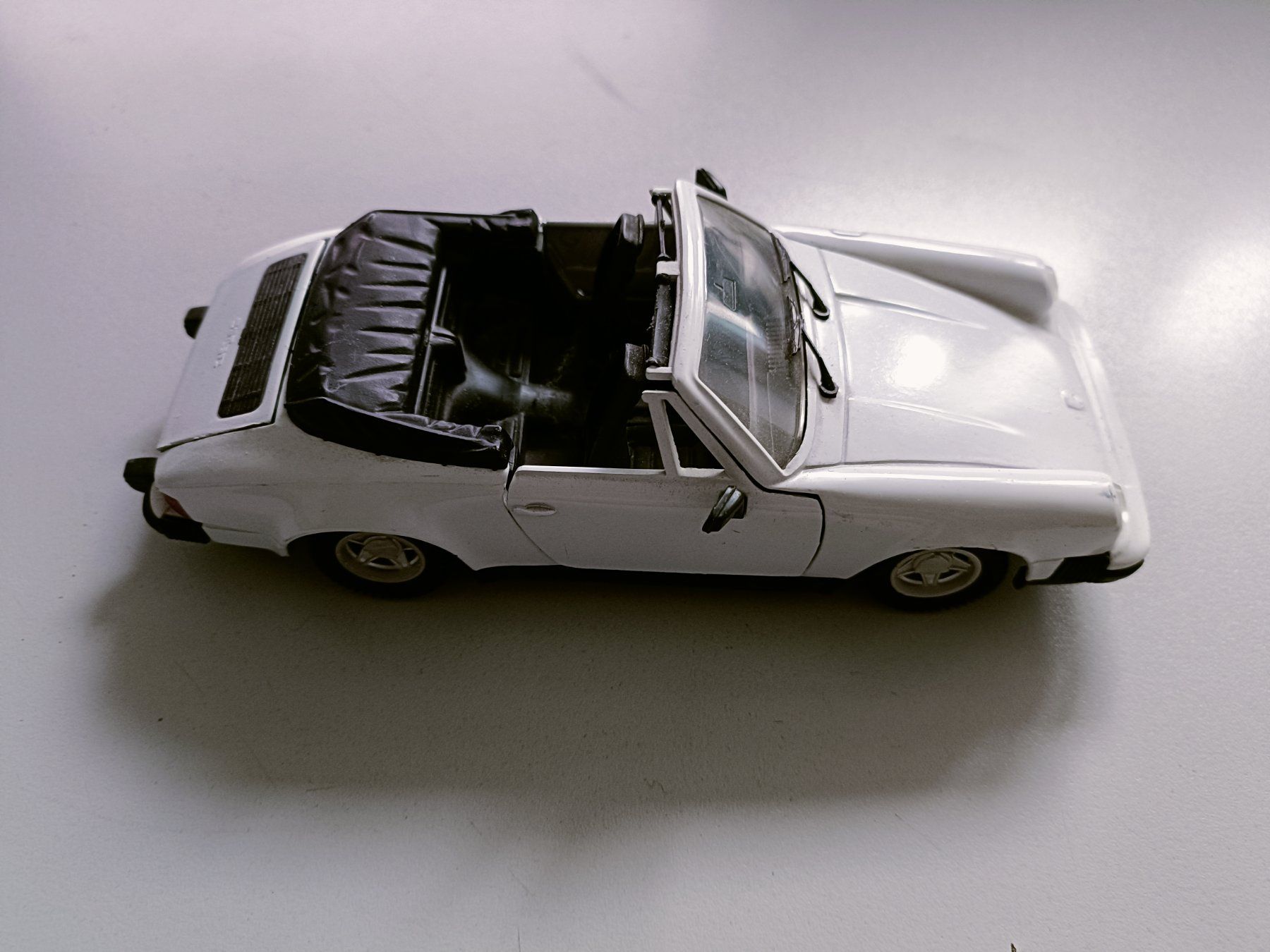 Porsche Modellautos: Porsche 911 Cabriolet Weiss – Gebraucht aus Niederrohrdorf von privat23