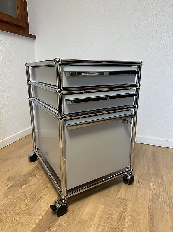 USM Banconi: Caisson USM Haller en Gris Clair // Ref. AY0428 – Usato da Ravoire venduto da ARKY_s