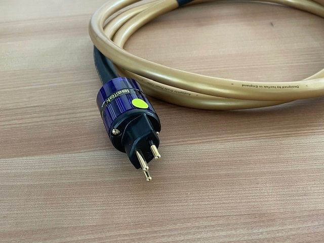 Isotek Kabel: HIGH-END ISOTEK EVO3 ELITE - NETZKABEL - 200 CM - CH-STECKER – Gebraucht aus Fahrwangen von Swirl2 4