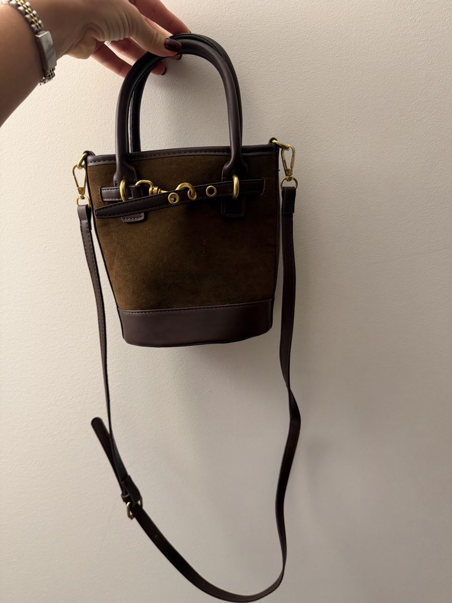 Borse da donna: Suede leather cross-body bag – Nuovo (secondo la descrizione) da Hausen AG venduto da nik_9sg2 1