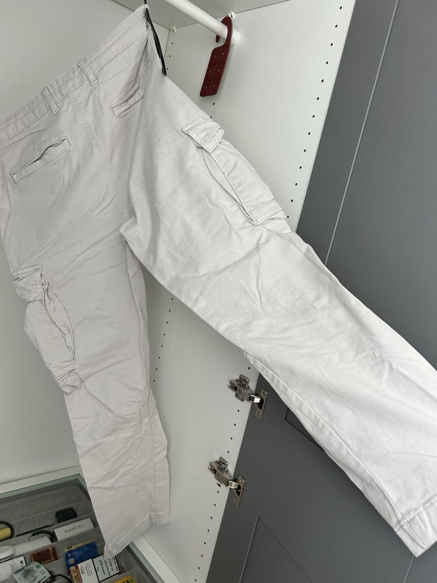 Zara Pantaloni: Leichte Zara Cargohose, Grösse L – Usato da Bülach venduto da INO_ 1