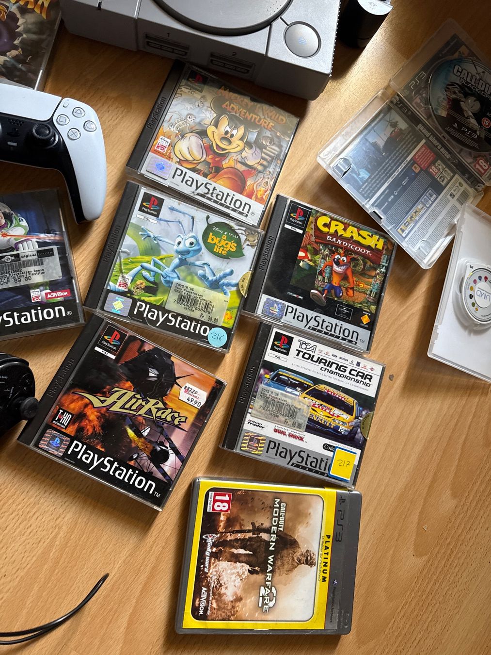 Sony Consoles: Console ps1 plus jeux et autres – D'occasion à St imier par sav_bjf9 2
