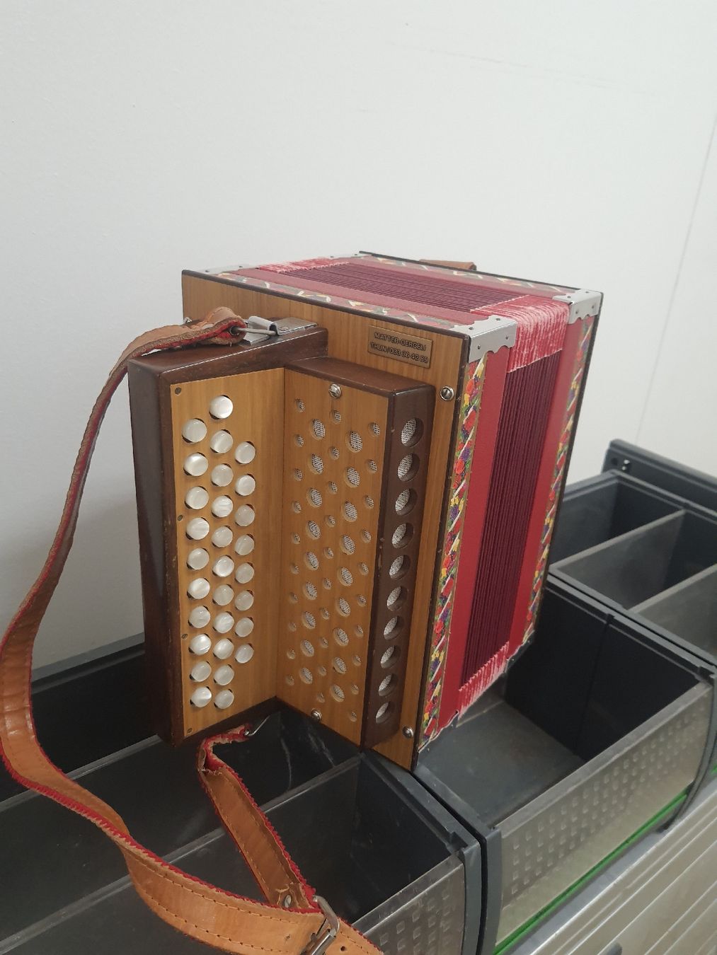 Instruments de musique: schwyzerorgeli Matter ton B  – D'occasion à Pont-de-la-Morge par Mirabelle0 4