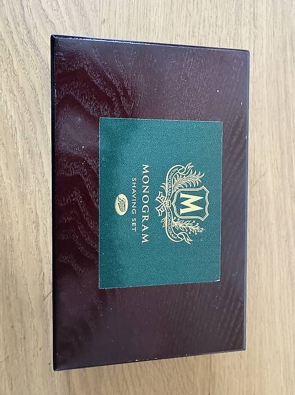 Rasoi & Lamette da barba: Nassrasierer-Set – Usato da Rothrist venduto da Baggio19 2